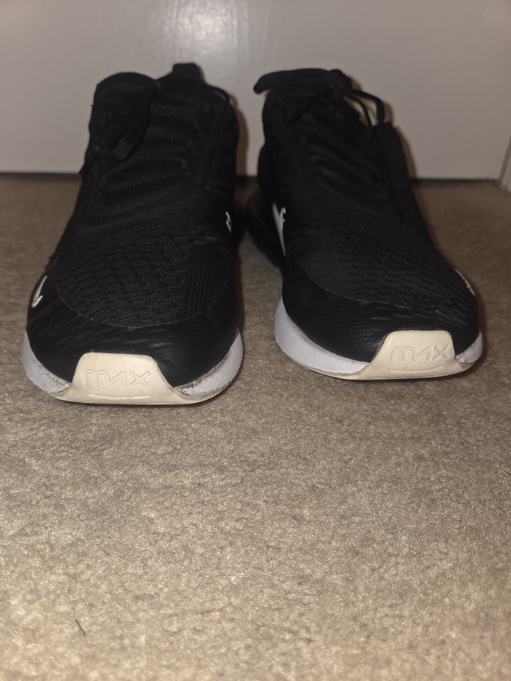 Nike Air Max 270 Men's Running Shoes Size 11.5, Black/White, Athletic Sneakers - Picture 4 of 9